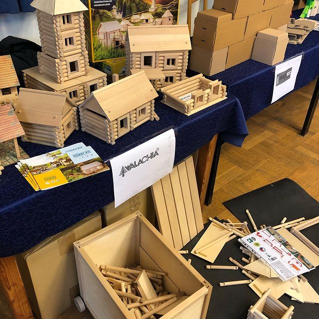 Giochi ad incastro in legno per bambini Giochi ad incastro in legno per bambini