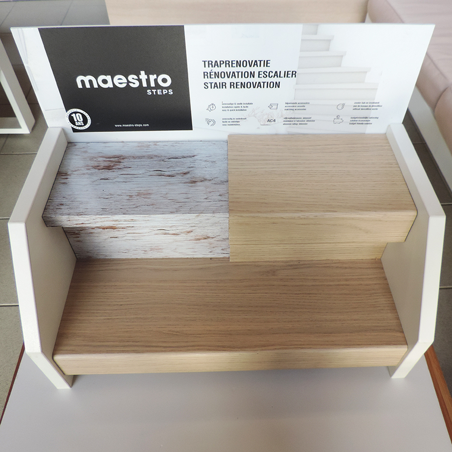 Rivestimento scala Onlywood Showroom a Gavi Alessandria Rivestimento scala Onlywood Showroom a Gavi Alessandria